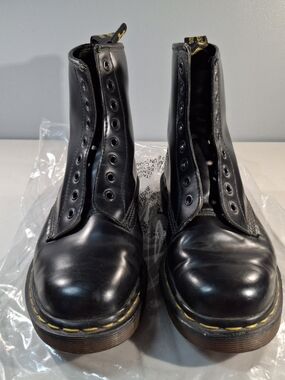 Dr. Martens 1460 - Black - Smooth Leather Lace Up Boots - Size 6.5